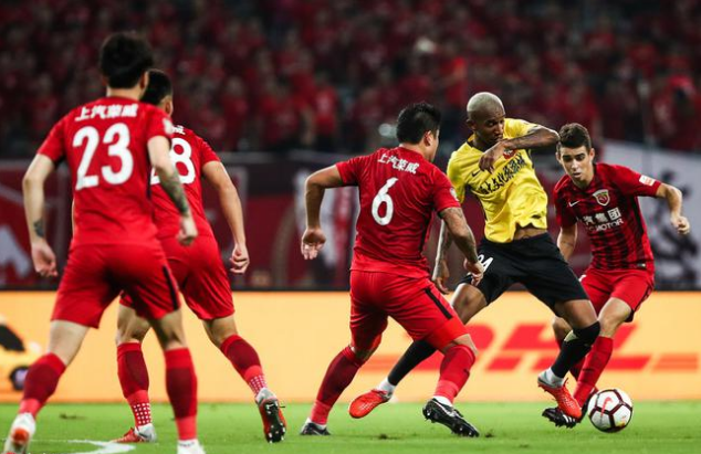  兰斯主场雨战击败第戎登顶积分榜  