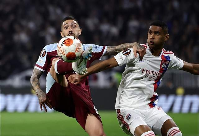  鲍文翼锋双响西汉姆联主场击退埃弗顿保欧战希望