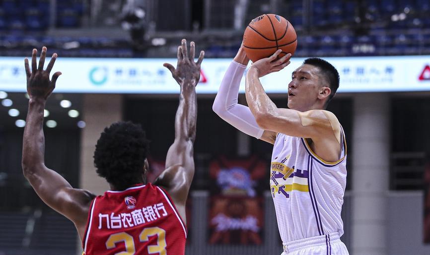  奥格斯堡老将经验制胜，终场前世界波绝杀定乾坤